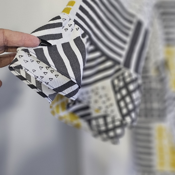 Ruffled blouse - Picture 6 of 6